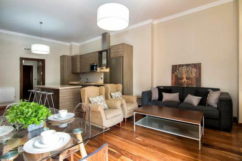 Apartamentos Deluxe Palacio de Los Jer�nimos Free Parking