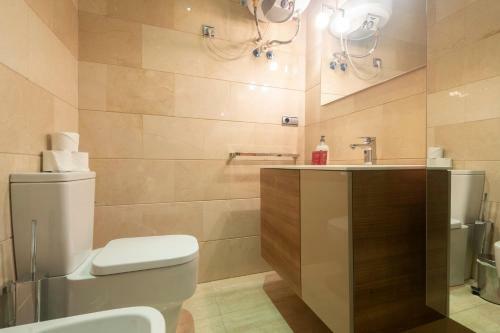 Apartamentos Deluxe Palacio de Los Jer�nimos Free Parking
