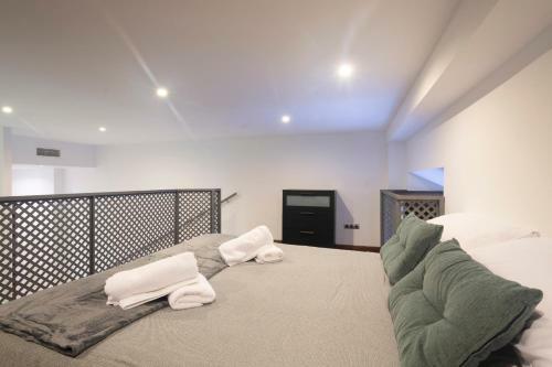 Apartamentos Deluxe Palacio de Los Jer�nimos Free Parking