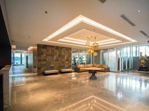 Nuanza Hotel & Convention Cikarang