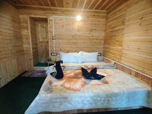 Bed & Breakfast Rustic Wood House
