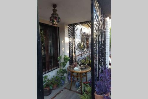 Casa Con Jard�n Granada, F�cil Aparcamiento Calle