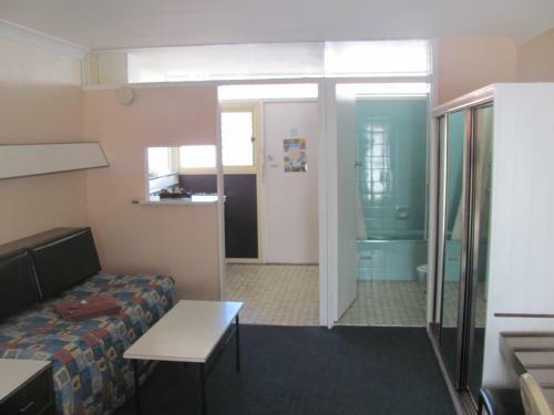 City Beach Motel