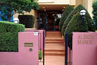 Aaa Airport Albion Manor Apartments And Motel