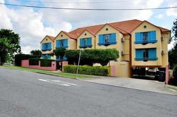 Aaa Airport Albion Manor Apartments And Motel