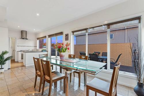 Serviced Houses Gowanbrae