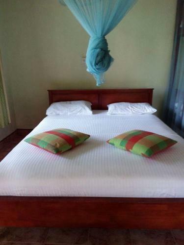 Hostal Whiteflowerhomestayella