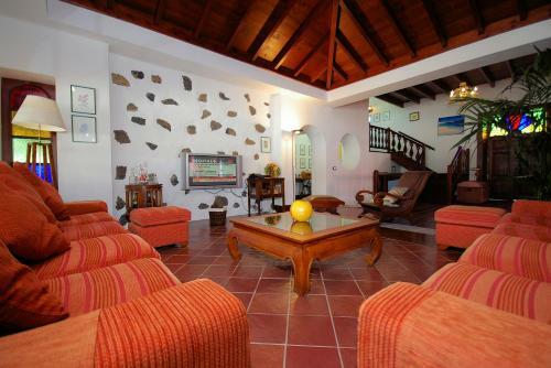 Luxe Villa Haria Private Indoor Pool By Pvl