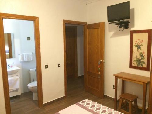 Hostal Pensi�n Restaurante El Cruce De Hornos