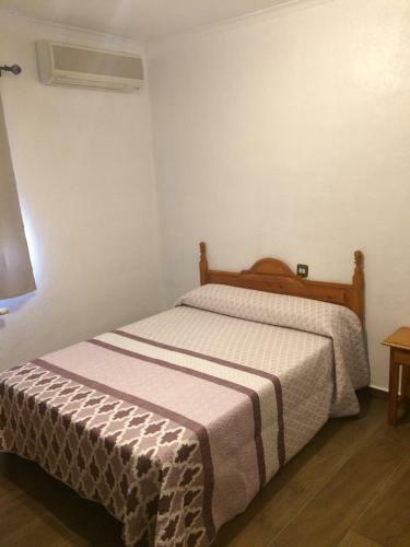 Hostal Pensi�n Restaurante El Cruce De Hornos