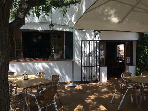 Hostal Pensi�n Restaurante El Cruce De Hornos