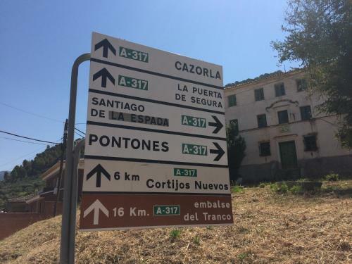 Hostal Pensi�n Restaurante El Cruce De Hornos