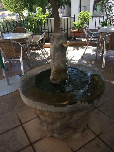 Hostal Pensi�n Restaurante El Cruce De Hornos
