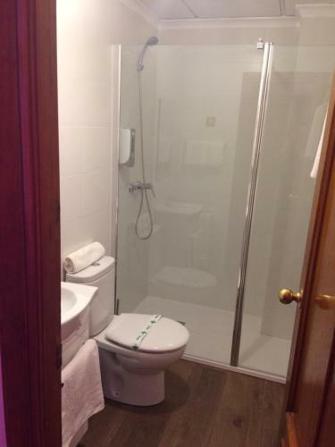 Hostal Pensi�n Restaurante El Cruce De Hornos