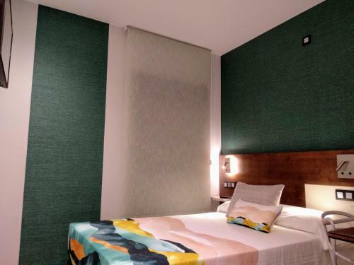 Hostal Canton Plaza