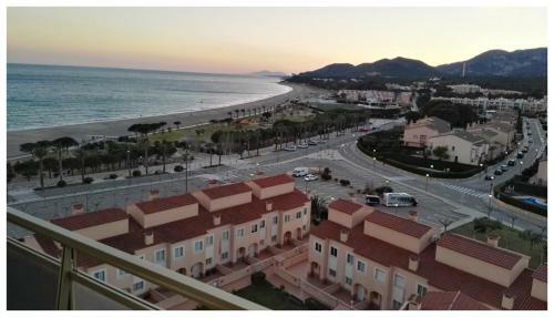 Apartamento Con Terraza, Vistas Playa Y Monta�a