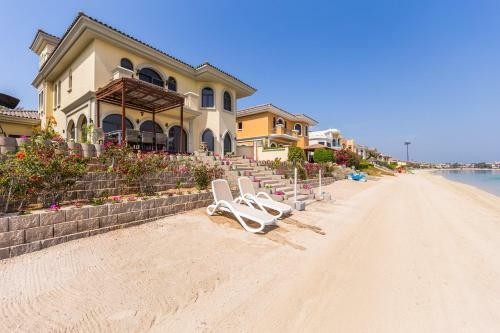 Charming 6br Villa With Private Pool On Palm Jumeirah