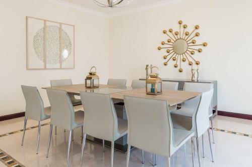 Charming 6br Villa With Private Pool On Palm Jumeirah