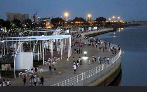 Apartamento Centro-la Catedral A 15km Playas Wifi 300mb Netflix