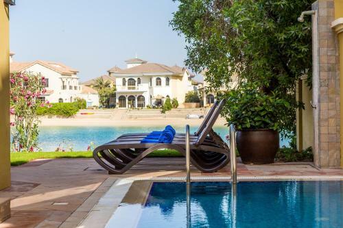 Chic 5br Villa With Private Pool On Palm Jumeirah