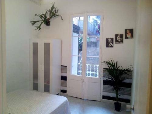 Central Apartment For 5-6 People