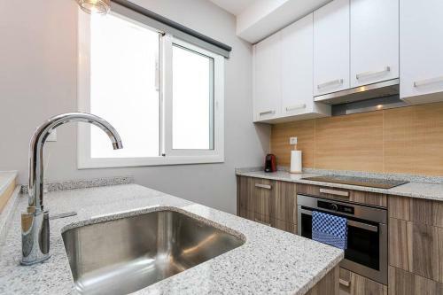 Apartamento 3 Bdr & Terrace, Close To Subway