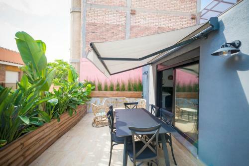 4 Bedroom Semi Attached House With Rooftop