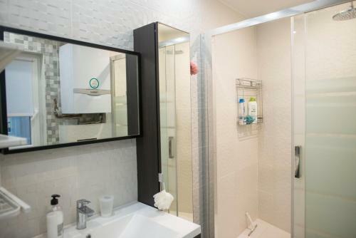Camp Nou, Europa Fira - Modern Comfortable Apartment "space"
