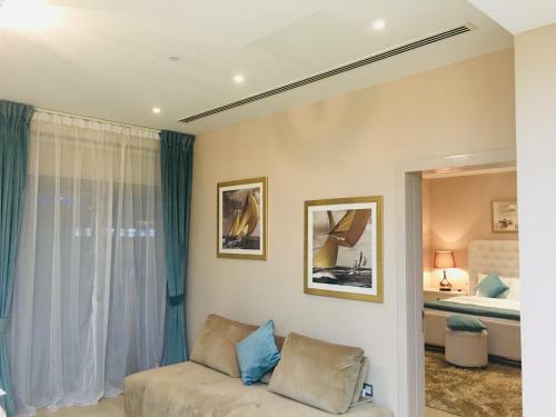 Jcb Dubai Marina Apartment