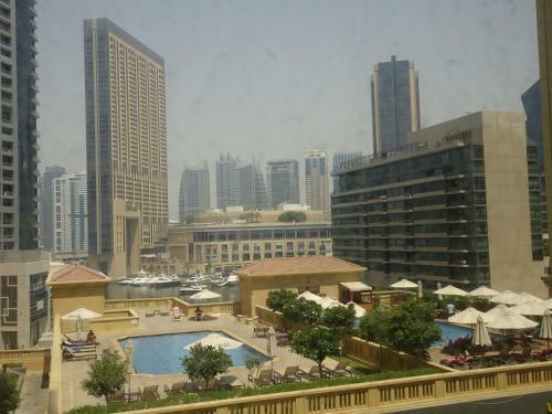 Jcb Dubai Marina Apartment
