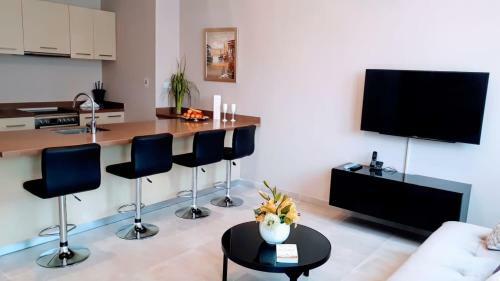 Jcb Dubai Marina Apartment