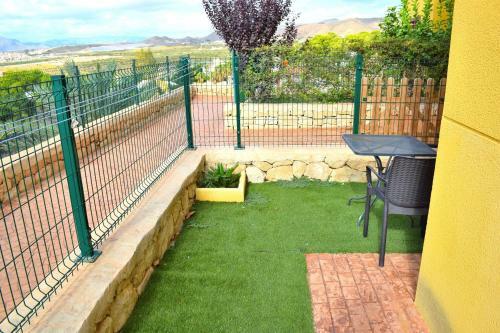 Apartamento Con Hermoso Jard�n Y AC