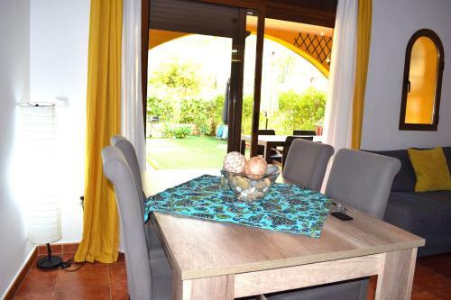 Apartamento Con Hermoso Jard�n Y AC