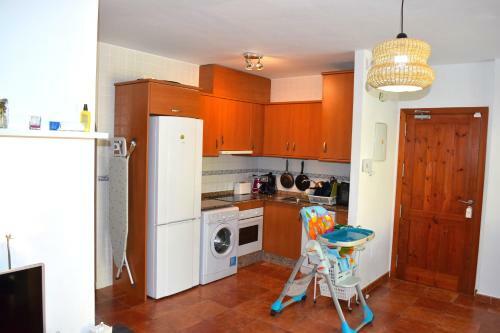 Apartamento Con Hermoso Jard�n Y AC