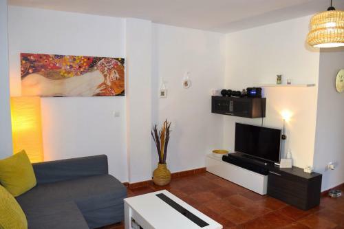 Apartamento Con Hermoso Jard�n Y AC