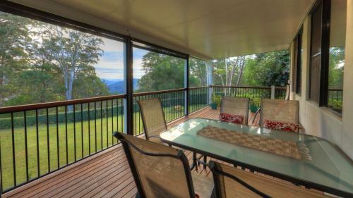 Apartamentos Mapleton Falls Accommodation