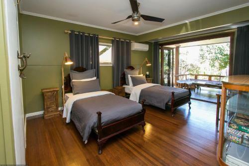 Beachside Cottage