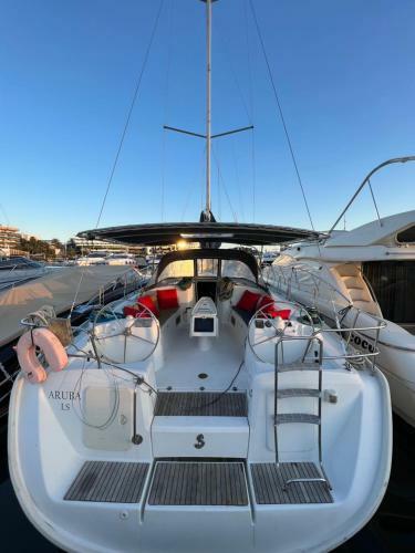 Magn�fico Velero En El Centro De Ibiza