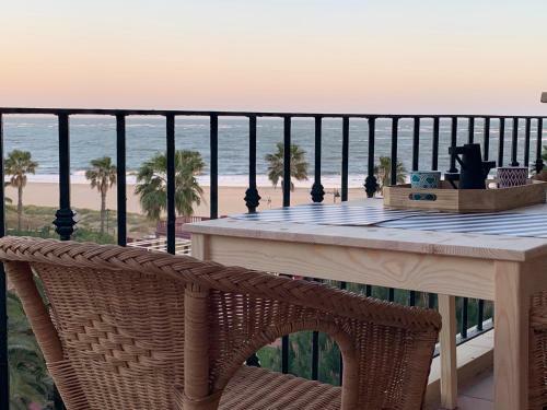 Apartamento Mirando Al Mar. Primera Linea De Playa