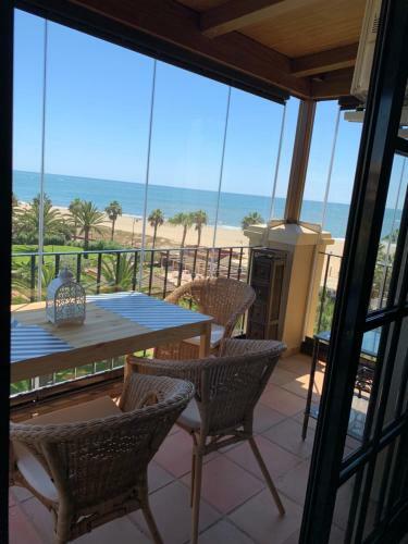 Apartamento Mirando Al Mar. Primera Linea De Playa
