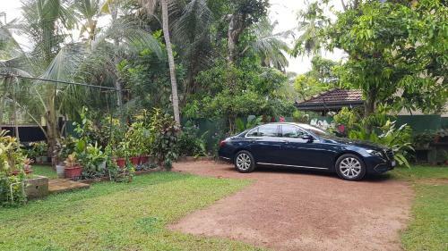 Hostal Charakama Guest Bungalow - Gampaha
