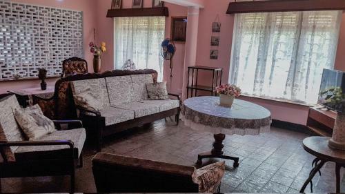 Hostal Charakama Guest Bungalow - Gampaha