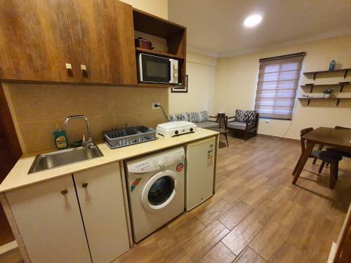 Azur Suites Hotel & Apartments
