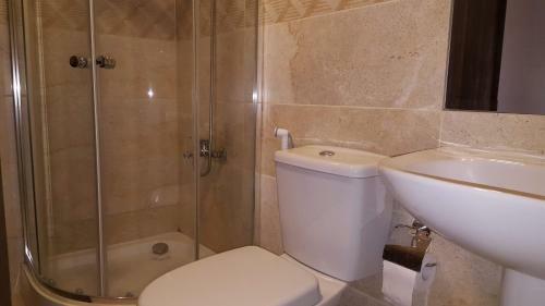 Azur Suites Hotel & Apartments