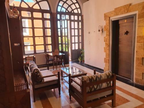 Azur Suites Hotel & Apartments