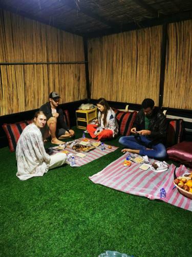 Alshmokh Camp