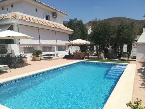 Chalet Con Dos Apartamentos