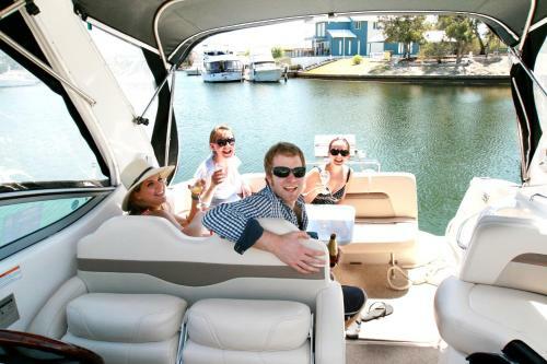 Captains Cove Waterfront Apartments