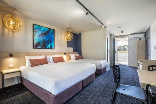 The Gateway Hotel