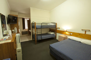 Hotel Banjo Paterson Inn